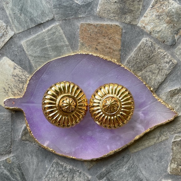 Givenchy VTG 18K gold plated clip earrings - Picture 4 of 14